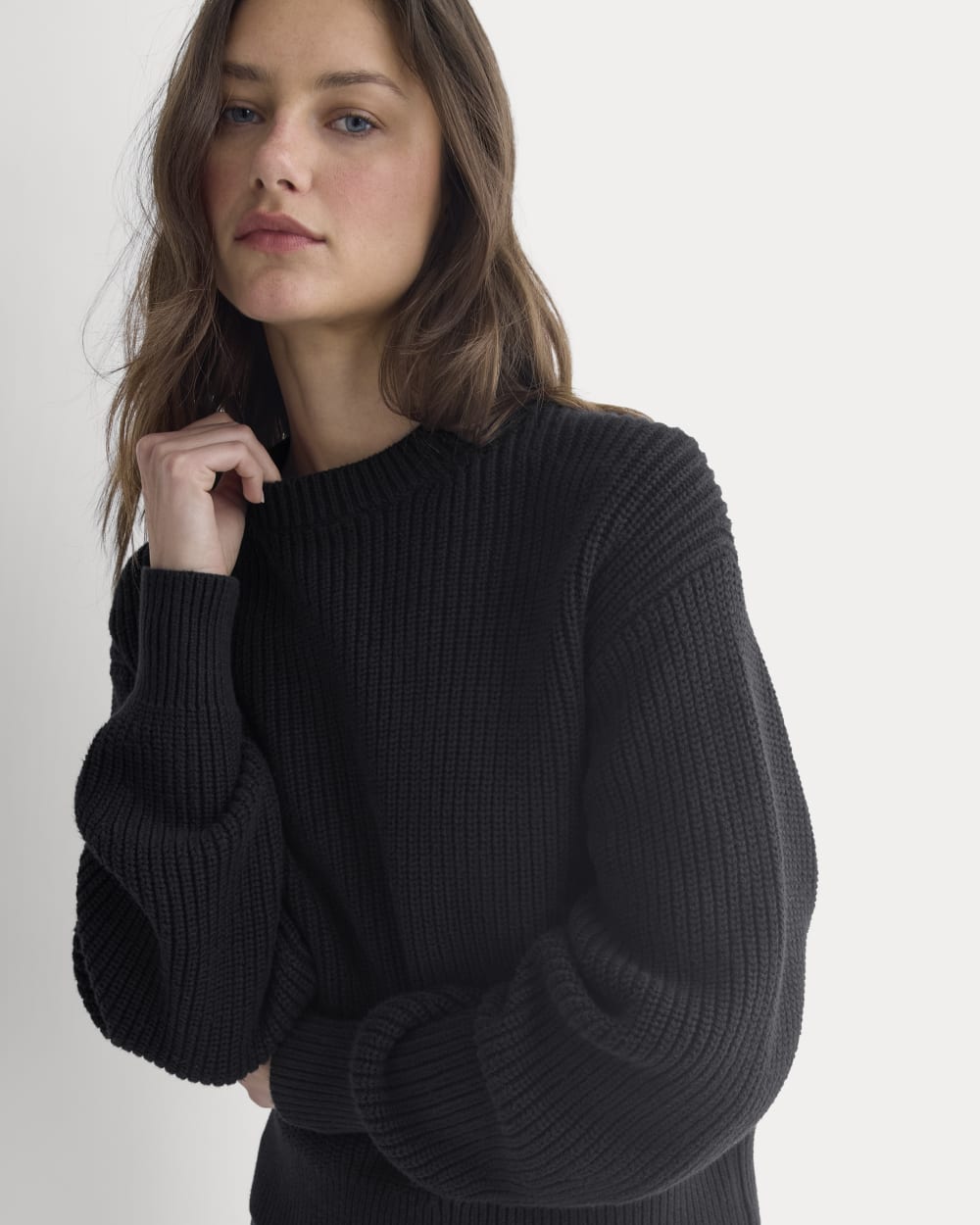 Cropped Ribbed Crew in Everyday Cotton in Black — detail view