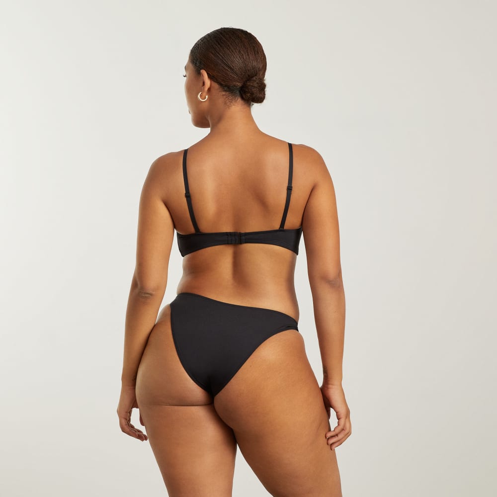 The Scoop-Neck Bikini Top in Black — detail view