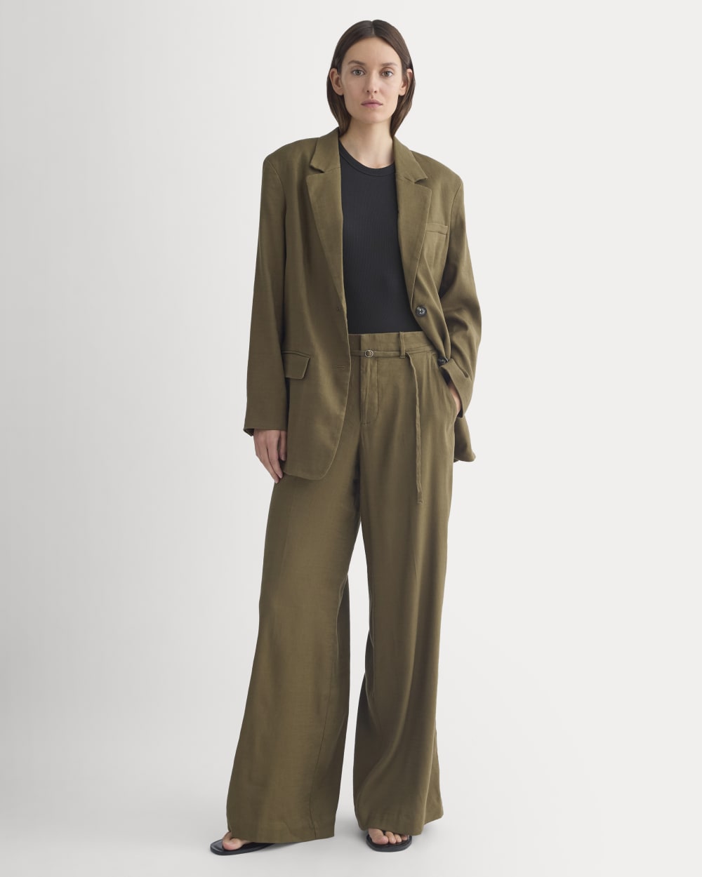 Wide-Leg Belted Pant in Stretch Linen in Beech — front view