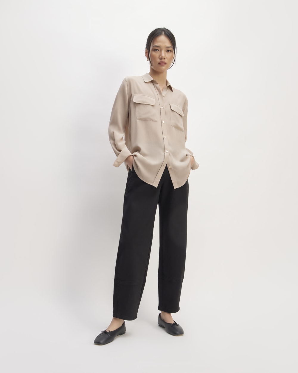 The Utility Shirt in Washable Silk in Burnt Sugar — detail view