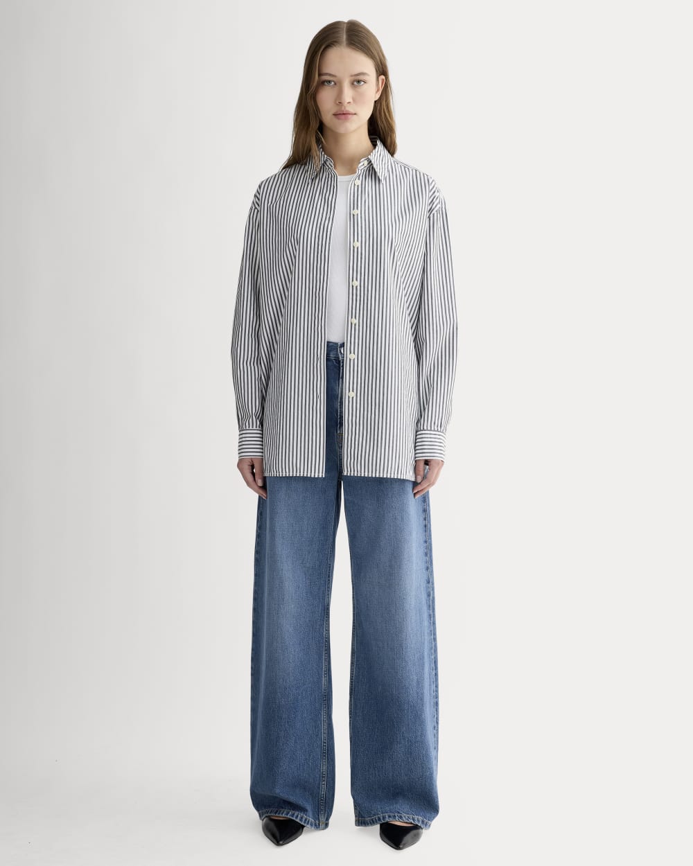 The Boyfriend Shirt in Ultrasoft Cotton in Optic White / Black — detail view