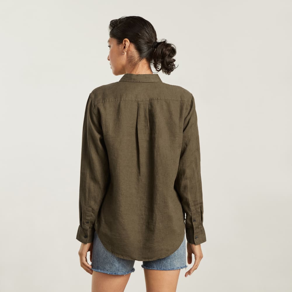 The Must-Have Shirt in Linen in Beech — detail view