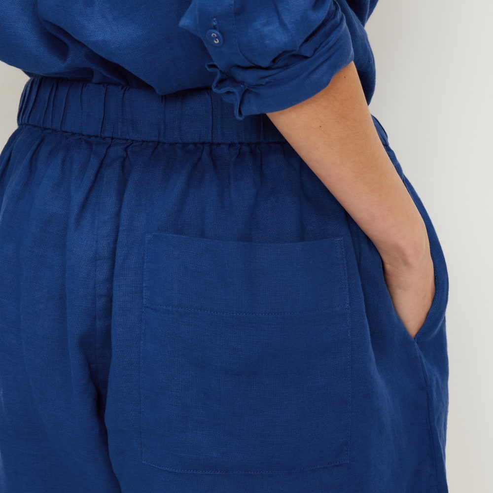 The Linen Boxer Short in Mazarine Blue — detail view