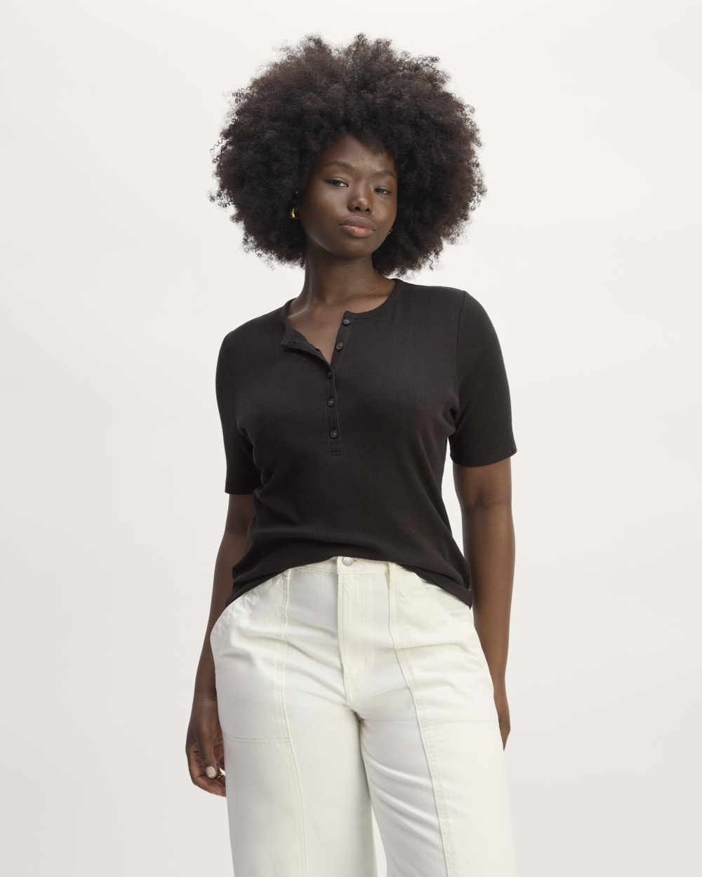 The Vintage Rib Henley in Black — detail view