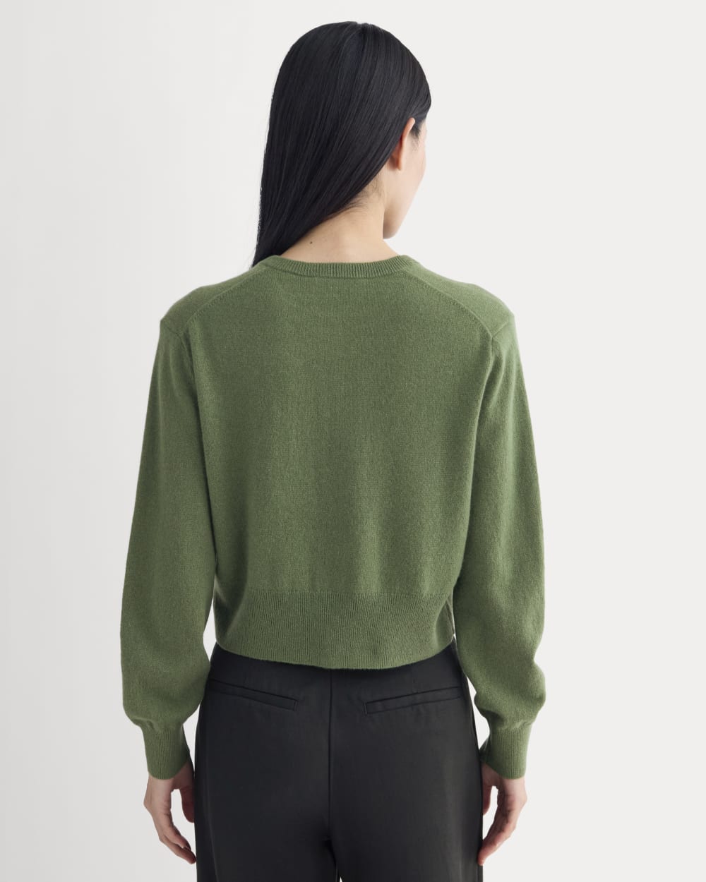 Cashmere Cropped Cardigan in Forest Green — detail view
