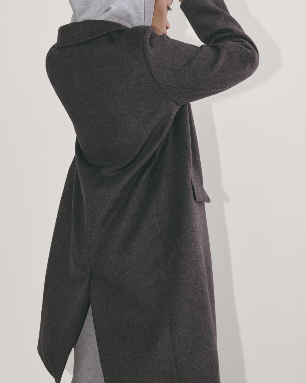 The Topcoat in Wool in Dark Charcoal Melange — detail view