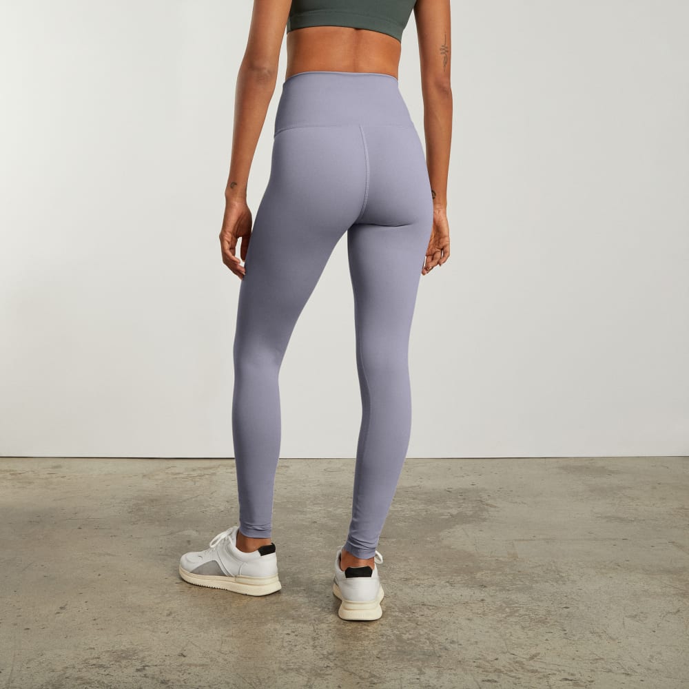 The Perform 24/7 Legging in Lilac Grey — detail view