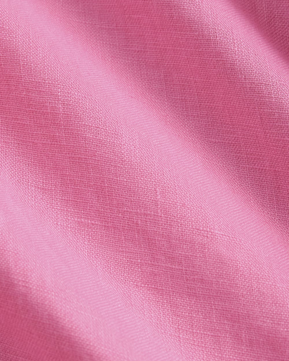 The Must-Have Shirt in Linen in Deep Pink — detail view