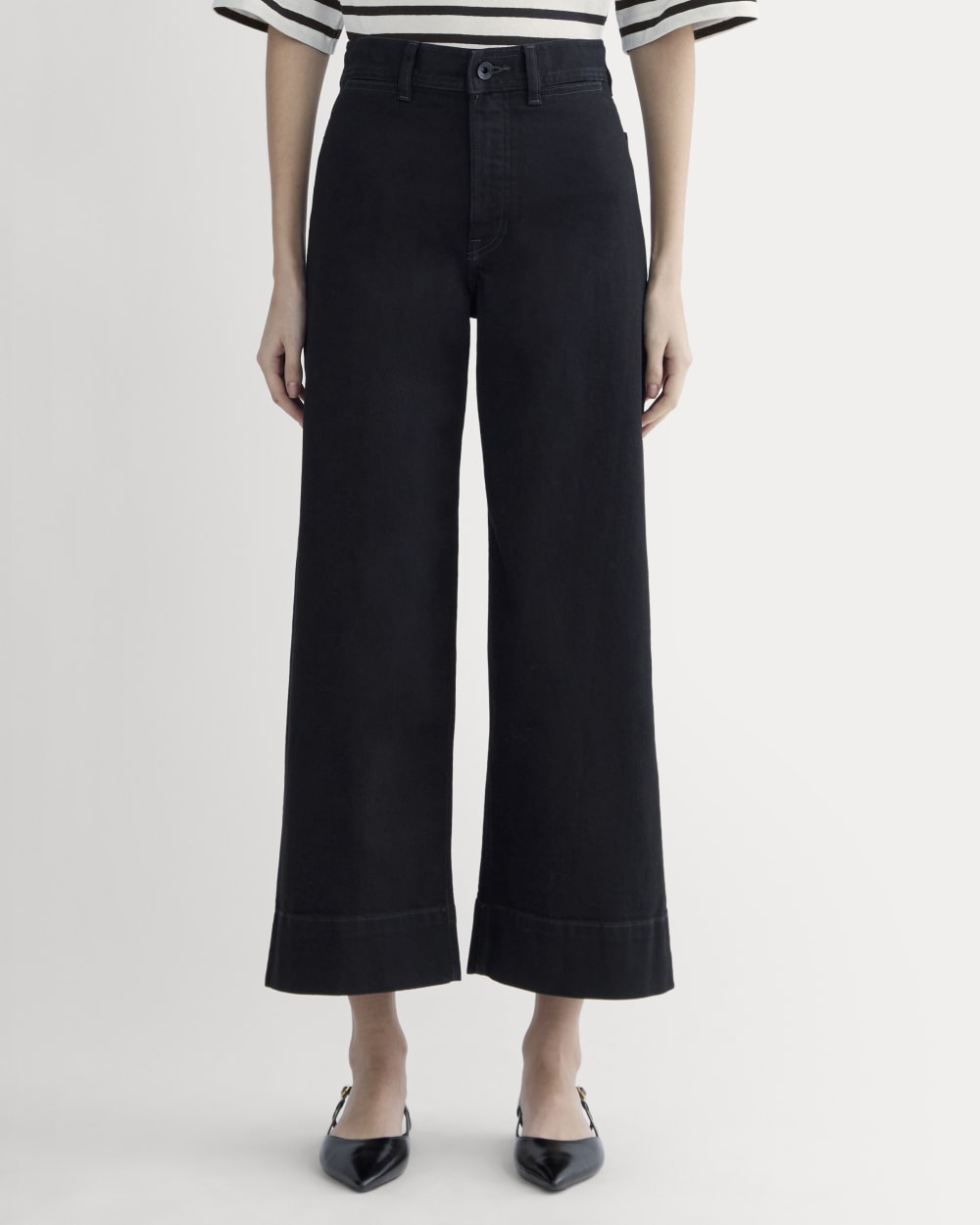 The Mariner Cropped Jean in Black — detail view
