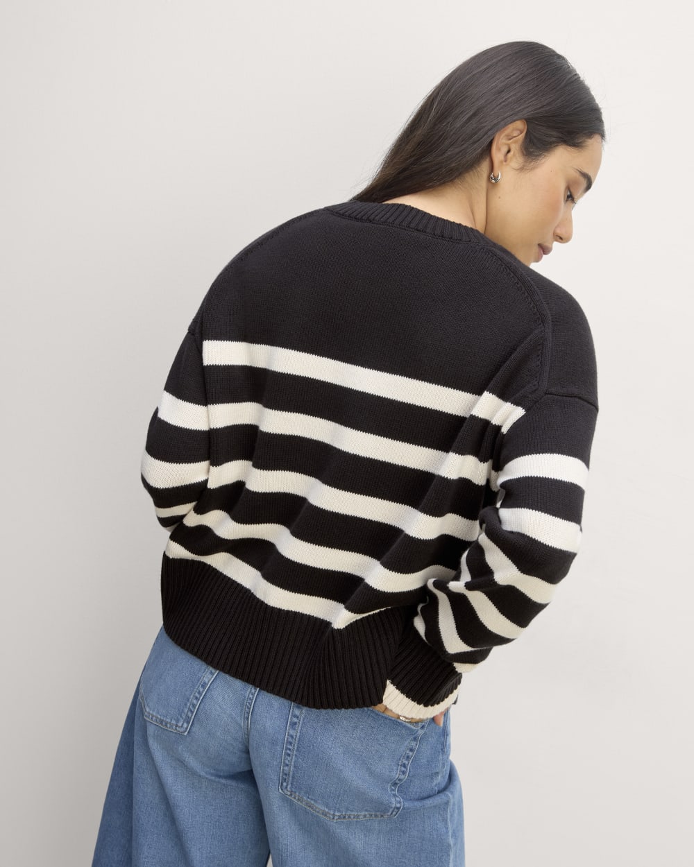 The Boxy Sweater in Everyday Cotton in Black / Canvas — detail view