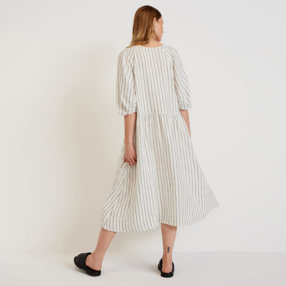 The Linen Oversized Puff-Sleeve Dress in Black / Canvas Tan — detail view