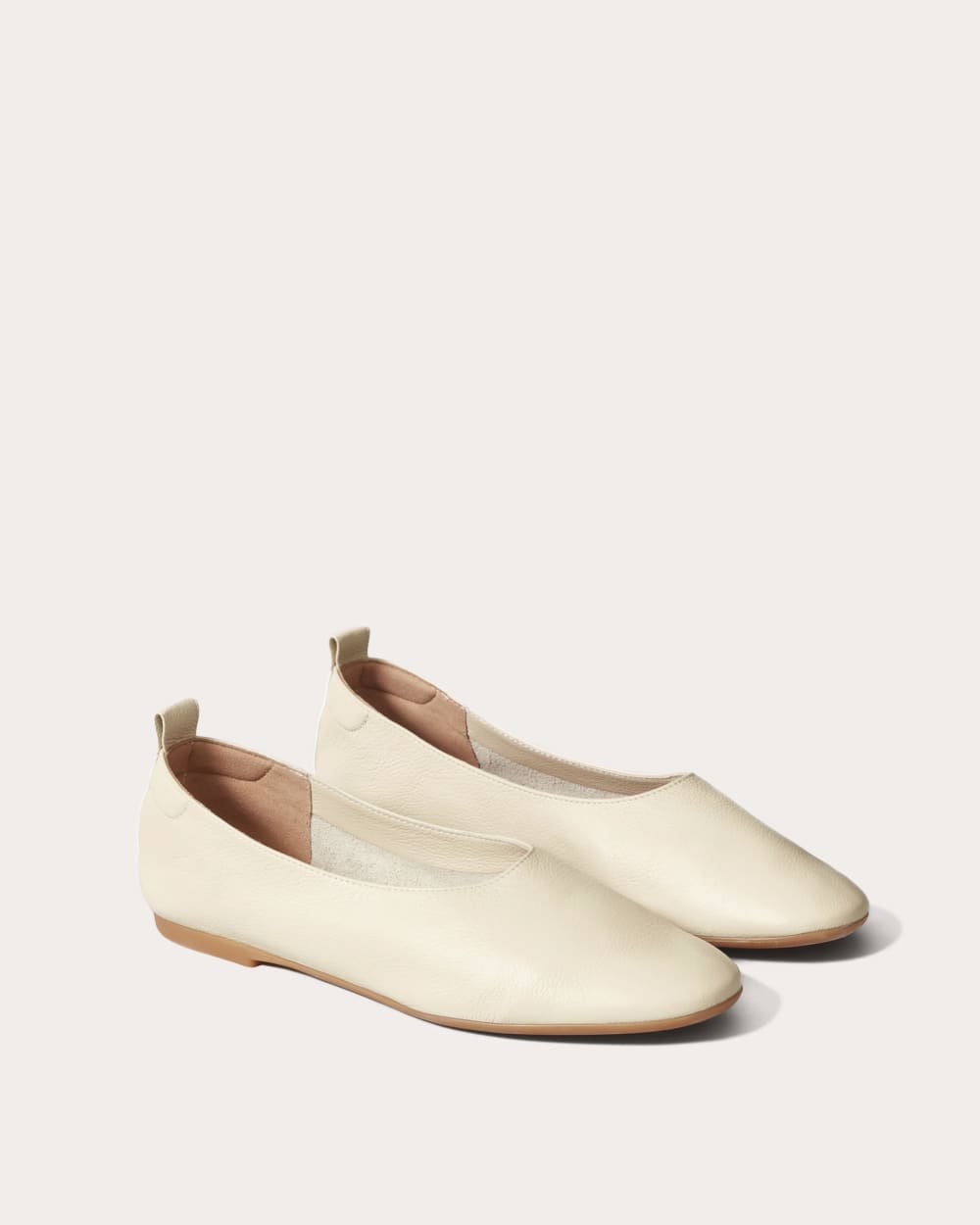 The Day Glove in Narrow Fit in Cream — detail view