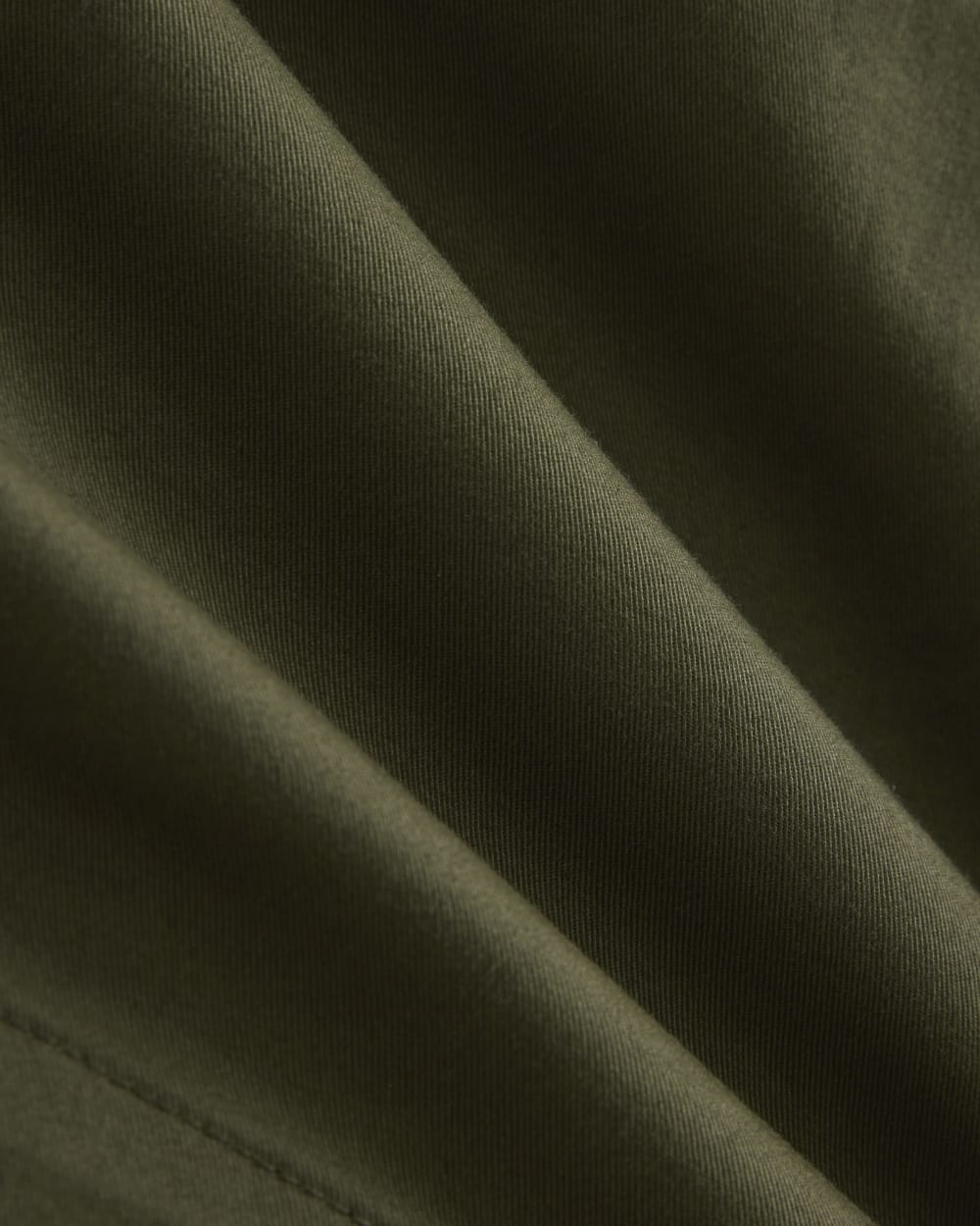 Side-Panel Tailored Short in Olive Night — detail view