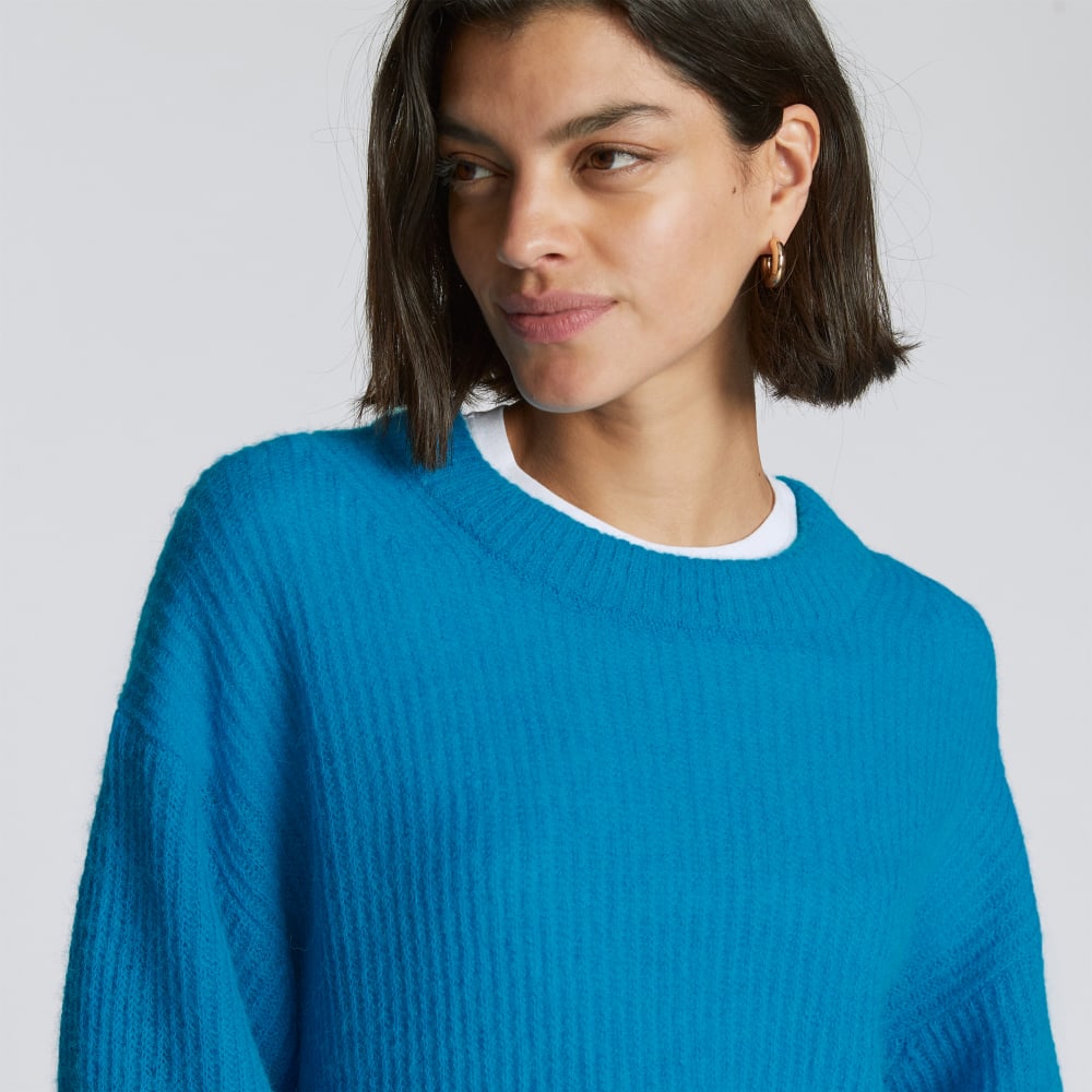 The Cocoon Crew in Alpaca in Horizon Blue — detail view