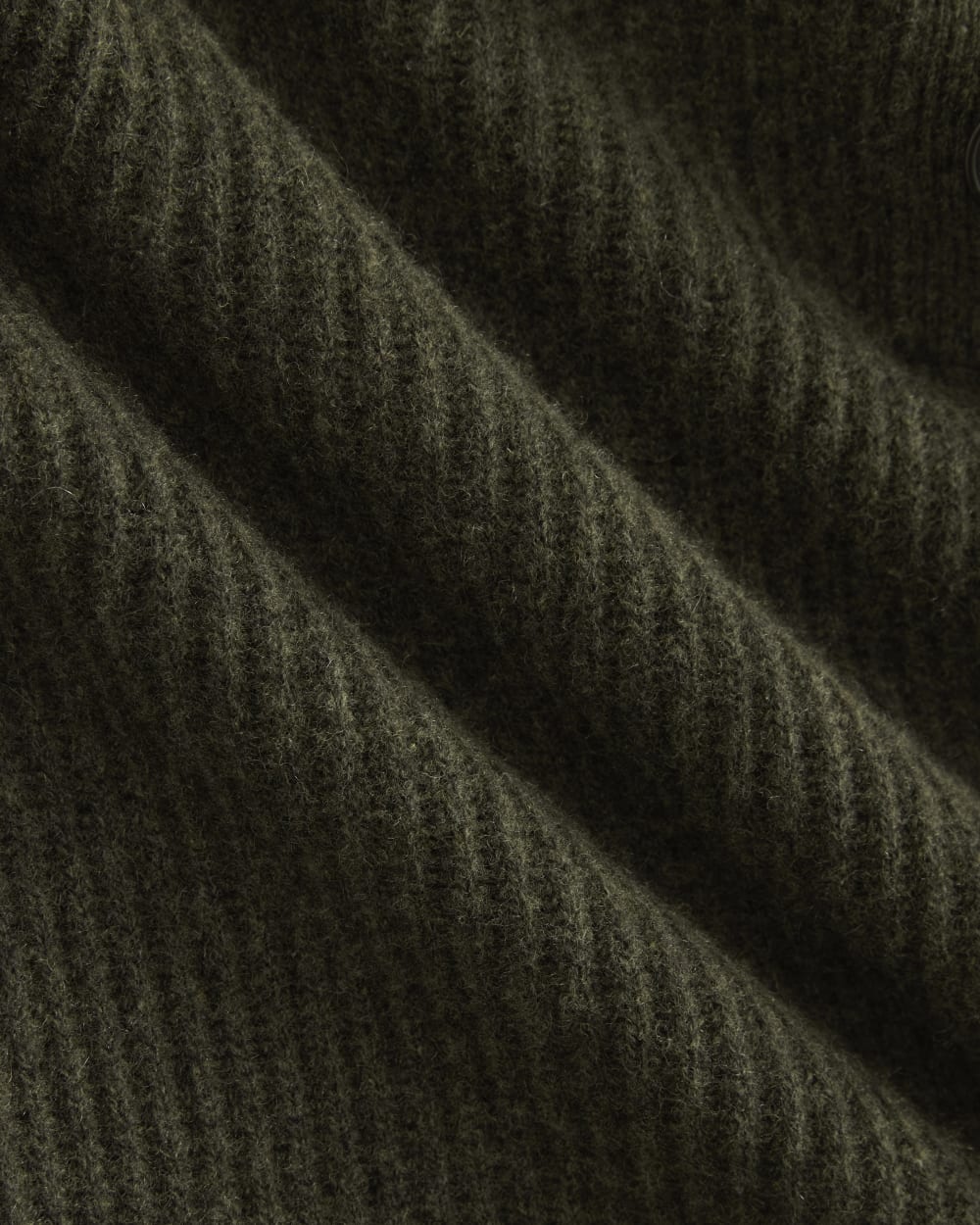 The Cocoon Henley in Wool Cashmere in Heather Beech — detail view