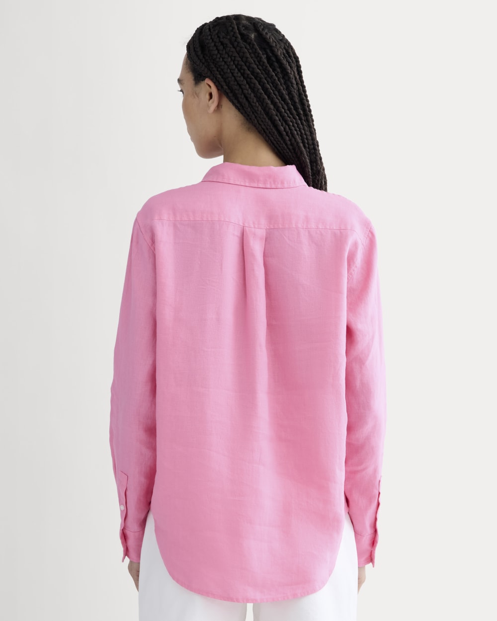 The Must-Have Shirt in Linen in Deep Pink — detail view
