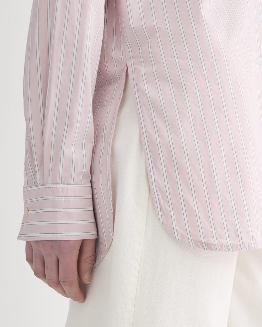 The Boyfriend Shirt in Ultrasoft Cotton in Pink / White — detail view