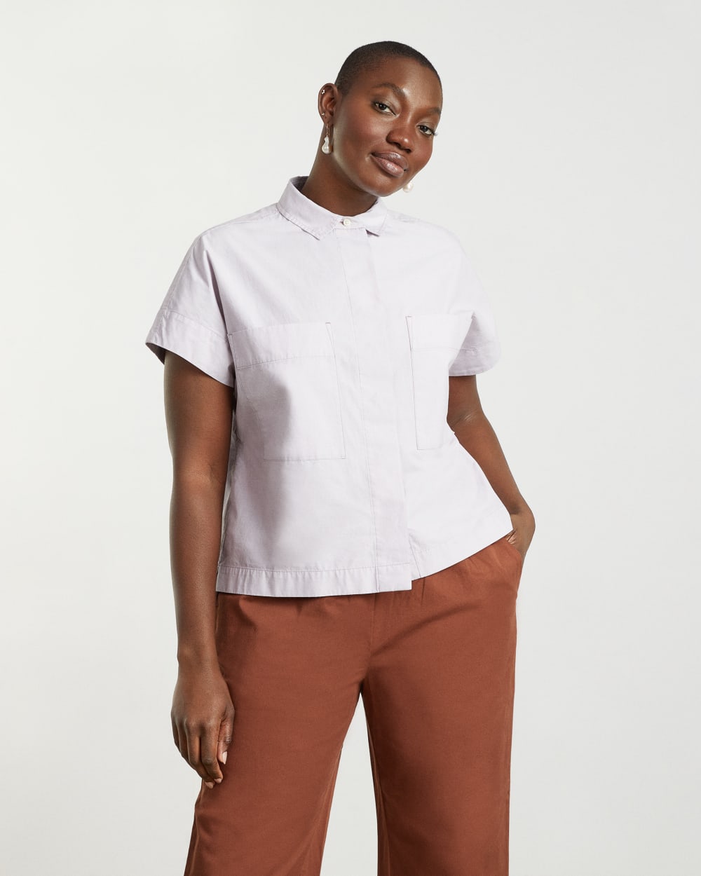 The Short-Sleeve Box Shirt in Dusty Lavender — detail view
