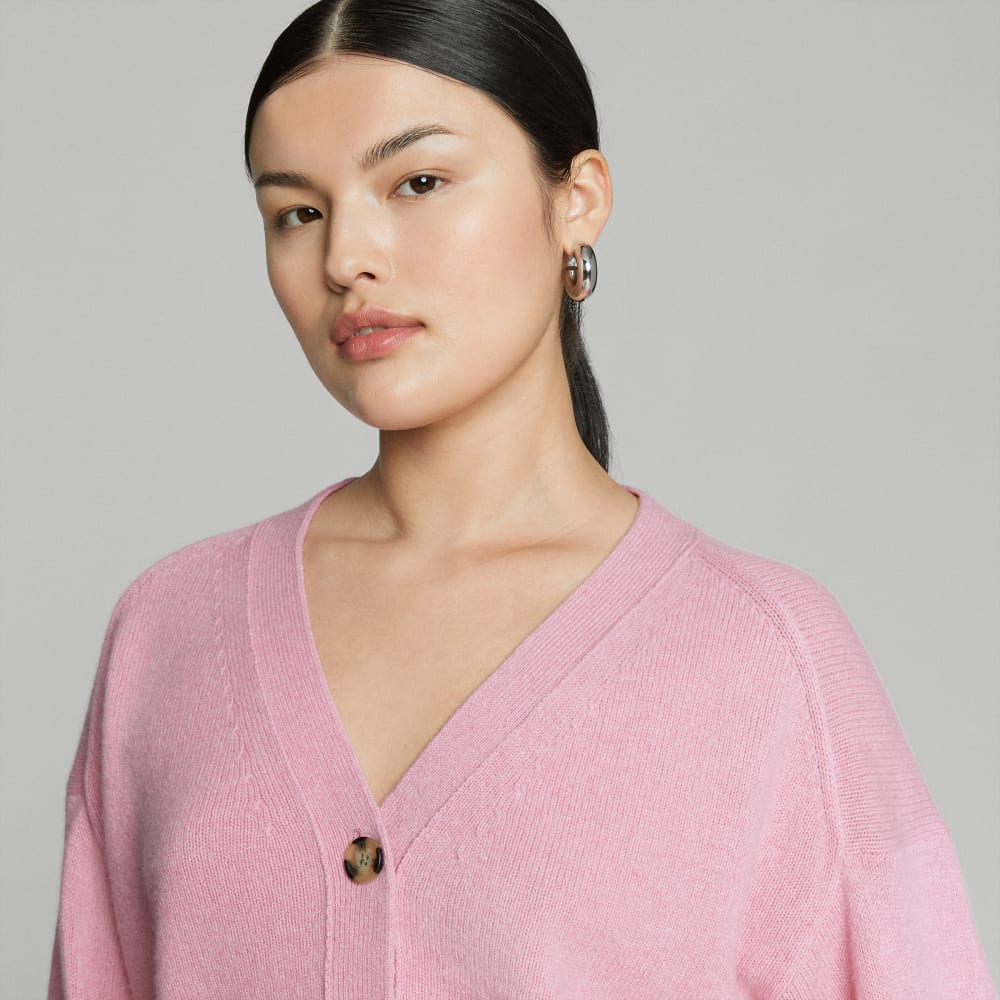 The Cashmere Cardigan in Bubblegum — detail view