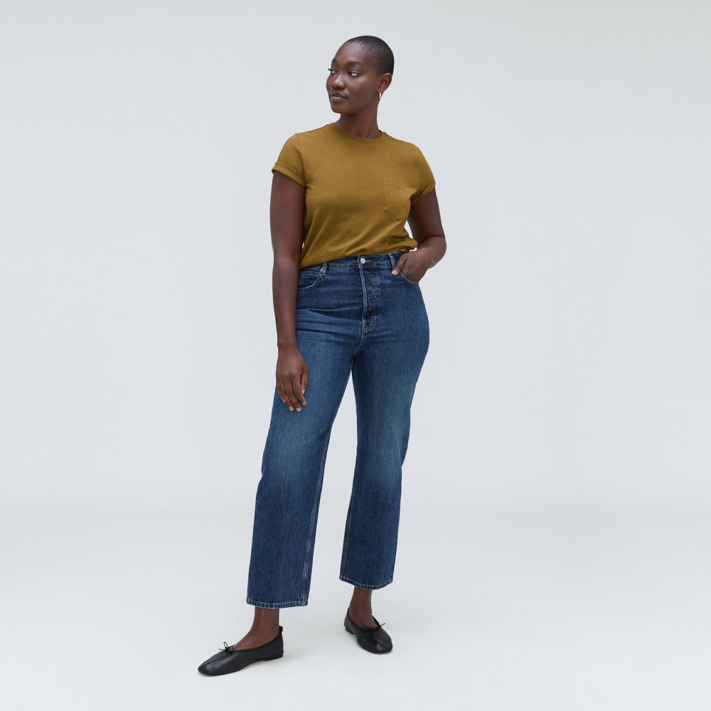 The Box-Cut Tee in Essential Cotton in Tapenade — detail view