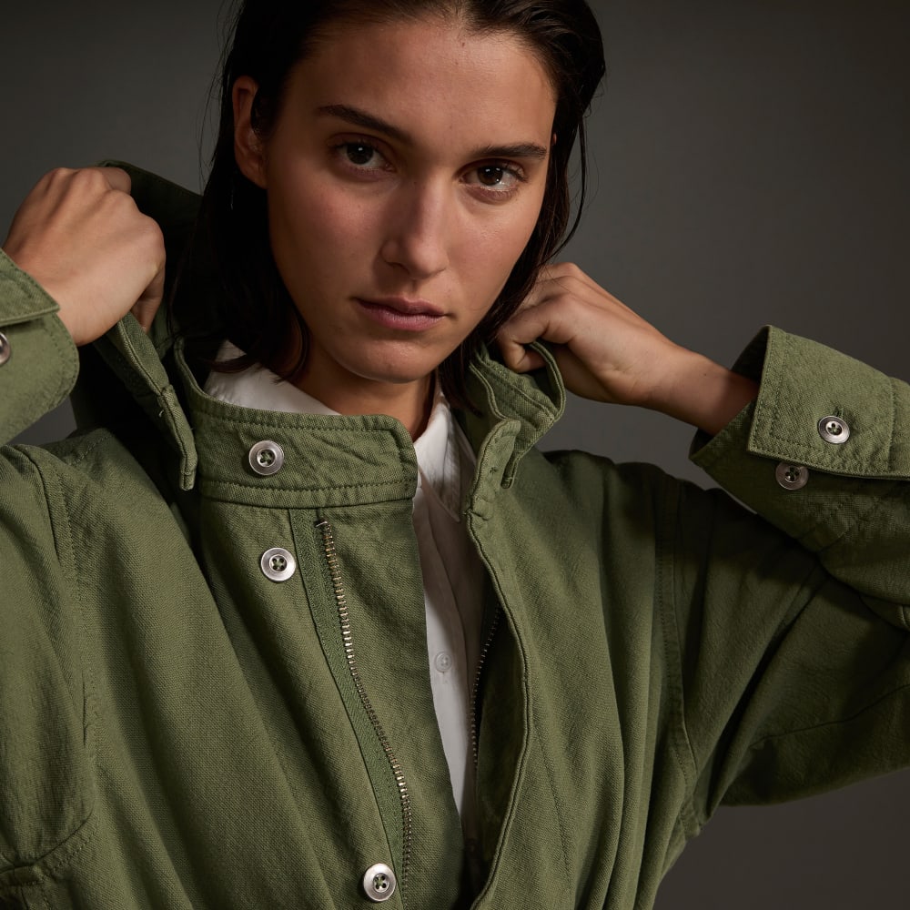 The Canvas Organic Cotton Parka in Forest Green — detail view