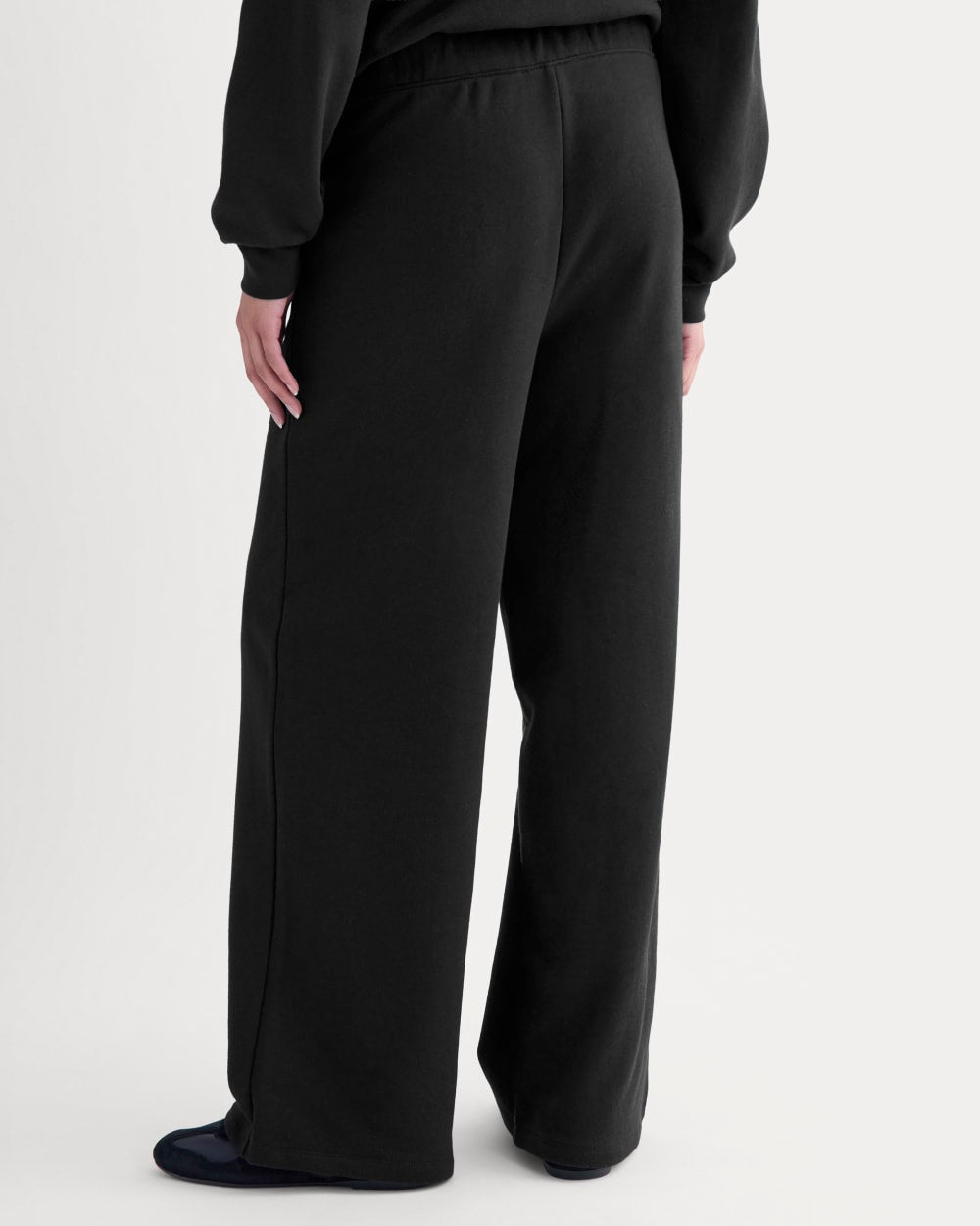 Lightweight Terry Pintuck Sweatpant in Black — detail view