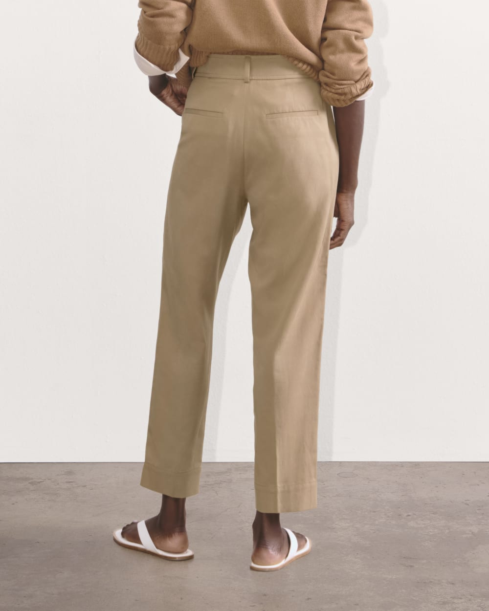 The Draper Tapered Pant in Buttersmooth in Ash Brown — detail view