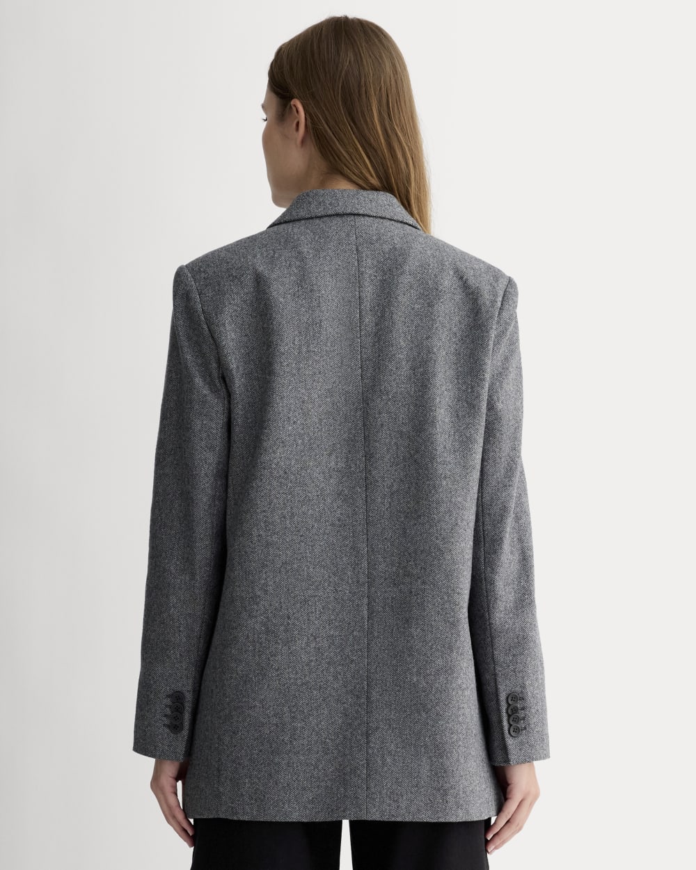 The Oversized Blazer in Wool in Grey Herringbone — detail view