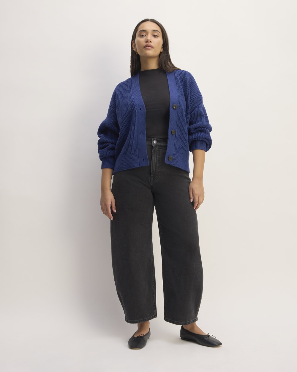 The Boxy Cardigan in Everyday Cotton in Bellwether Blue — detail view