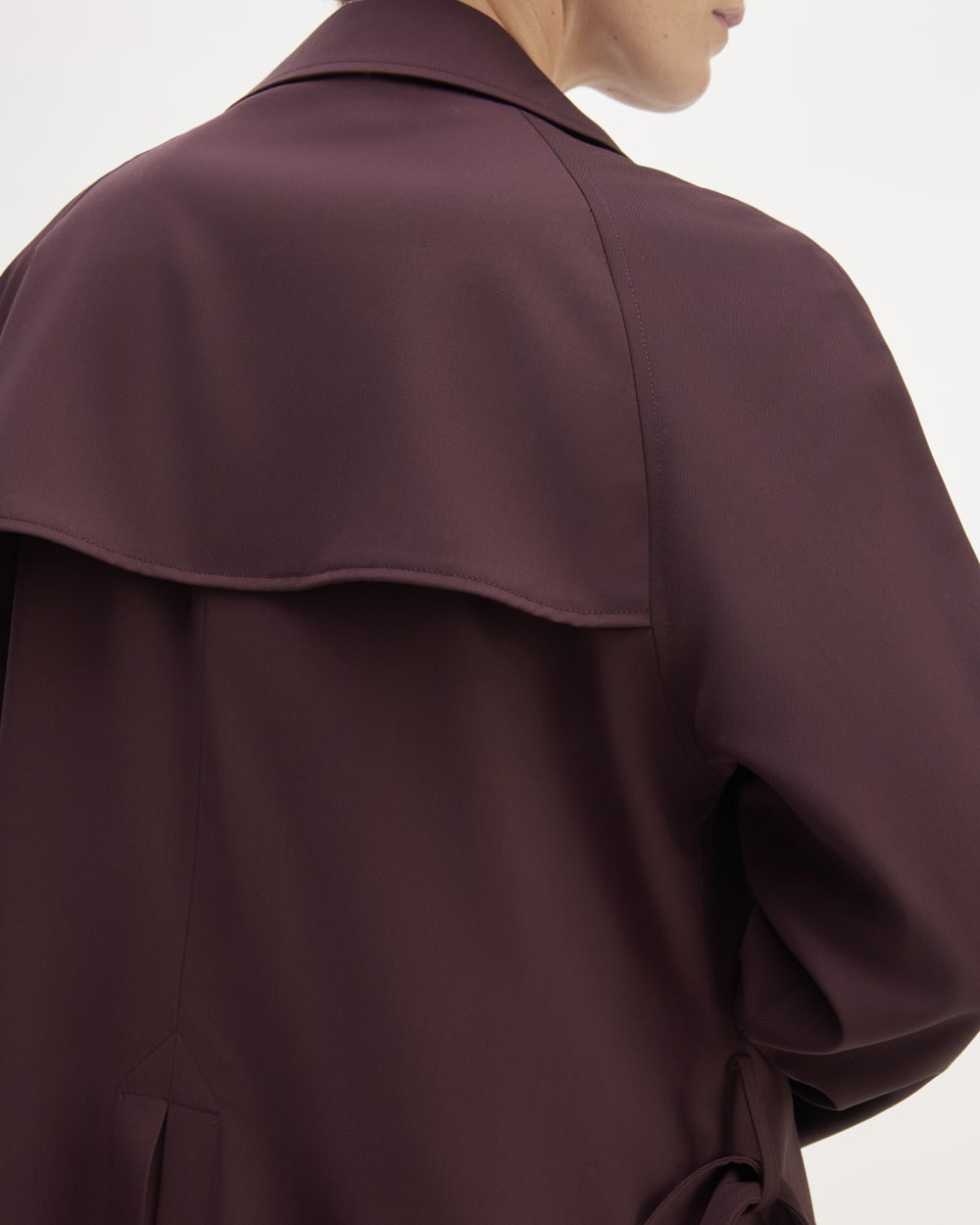 The Italian Wool Modern Trench in Burgundy — detail view
