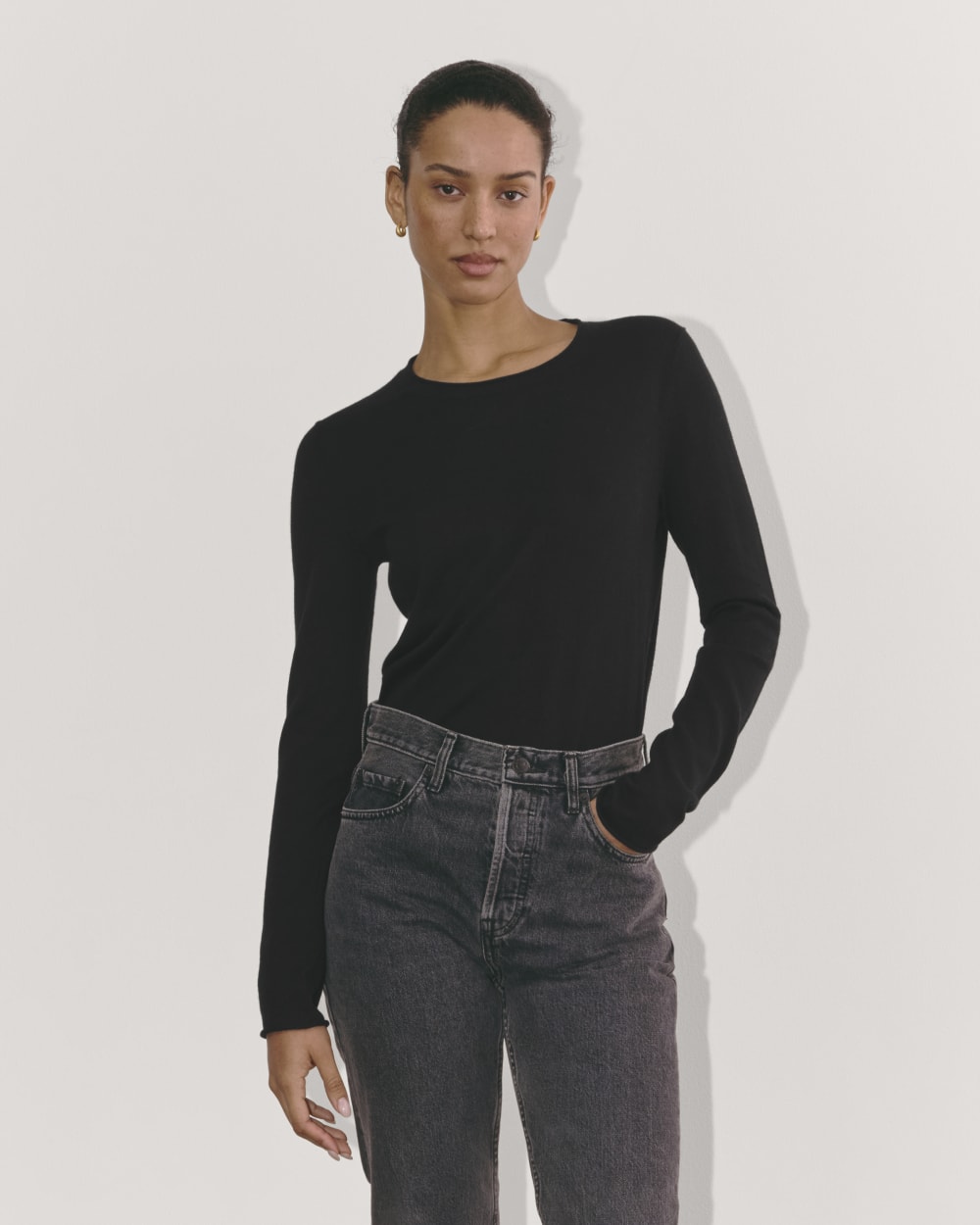 The Crew in Cotton Cashmere in Black — front view
