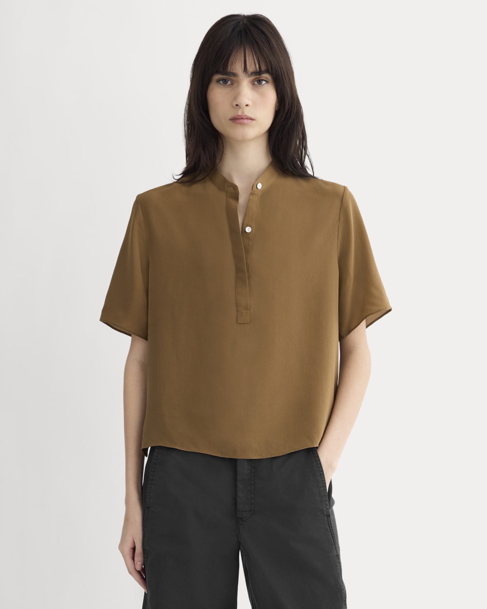The Popover Top in Washable Silk in Toffee — front view