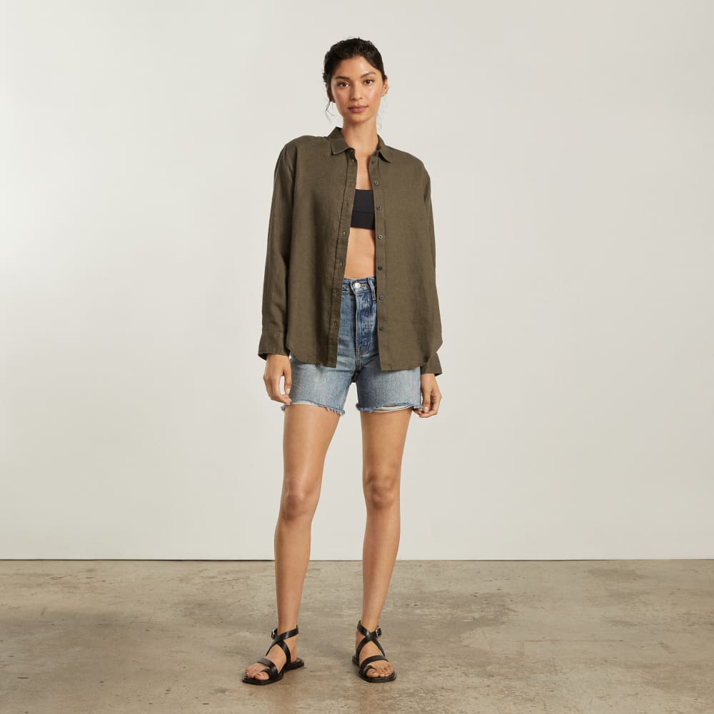 The Must-Have Shirt in Linen in Beech — detail view
