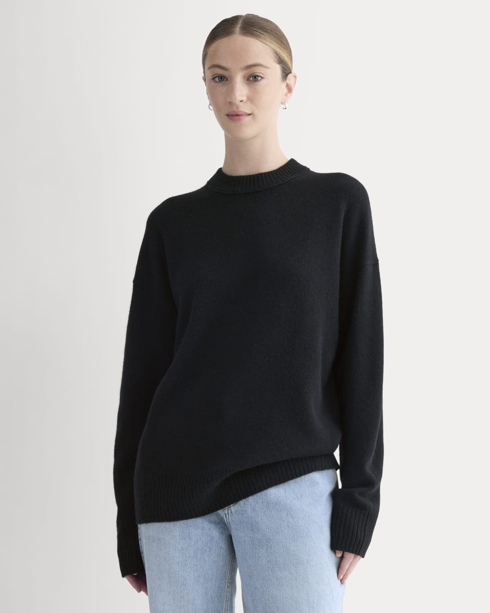 Cashmere Boyfriend Sweater in Black — front view