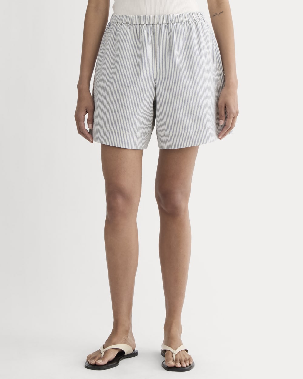 The Seersucker Pull-On Short in Dutch Blue / Natural — detail view
