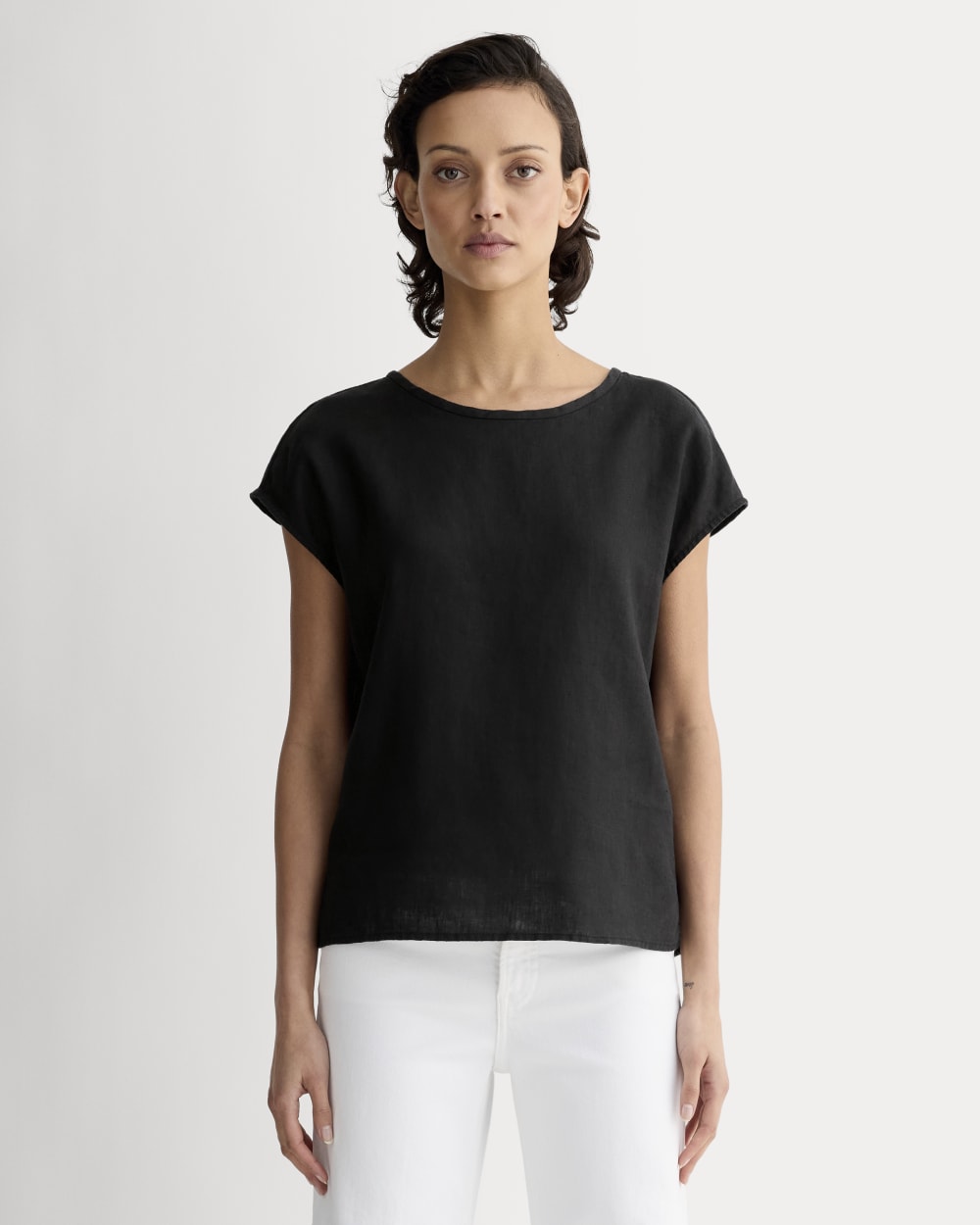 The Muscle Top in Linen in Black — front view