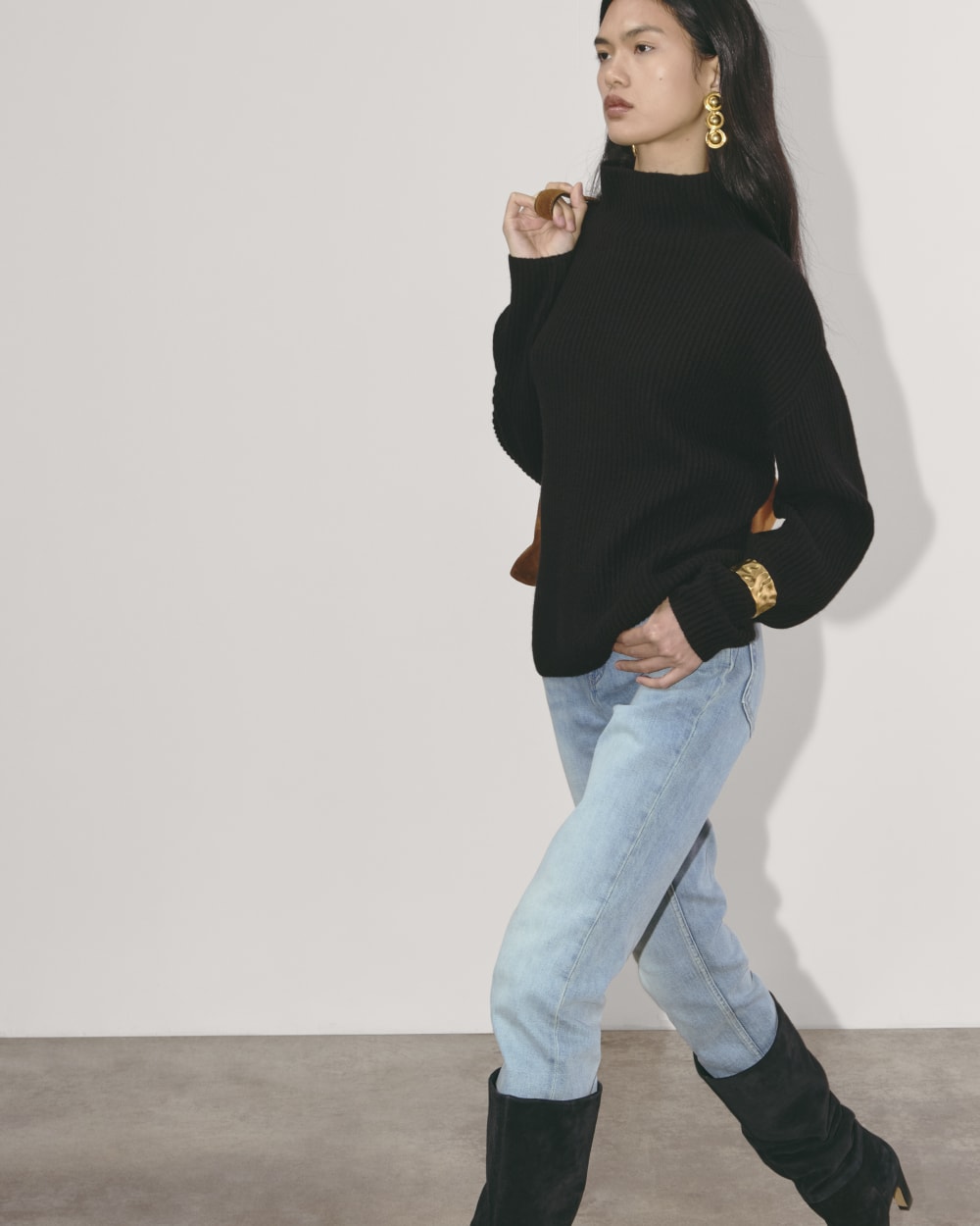 The Fisherman Turtleneck in Wool Cashmere in Black — detail view
