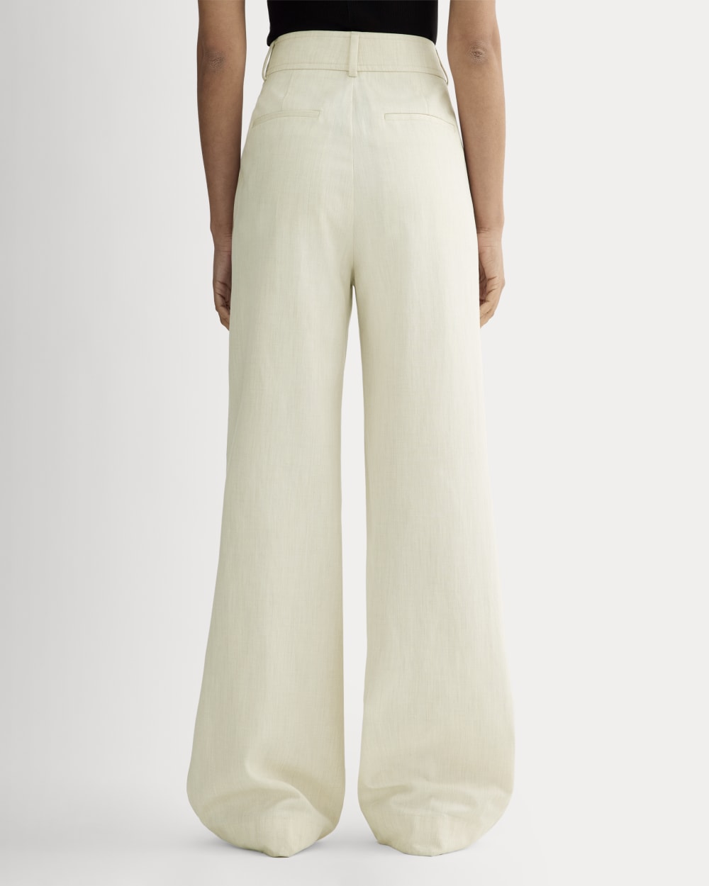 The Draper Pleated Pant in Buttersmooth in Heathered Oat — detail view