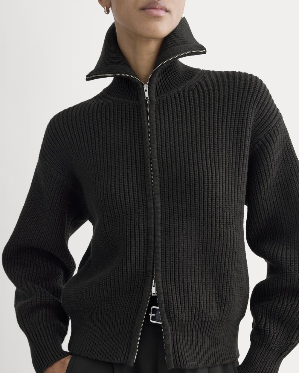 The Full-Zip Sweater in Everyday Cotton in Black — detail view