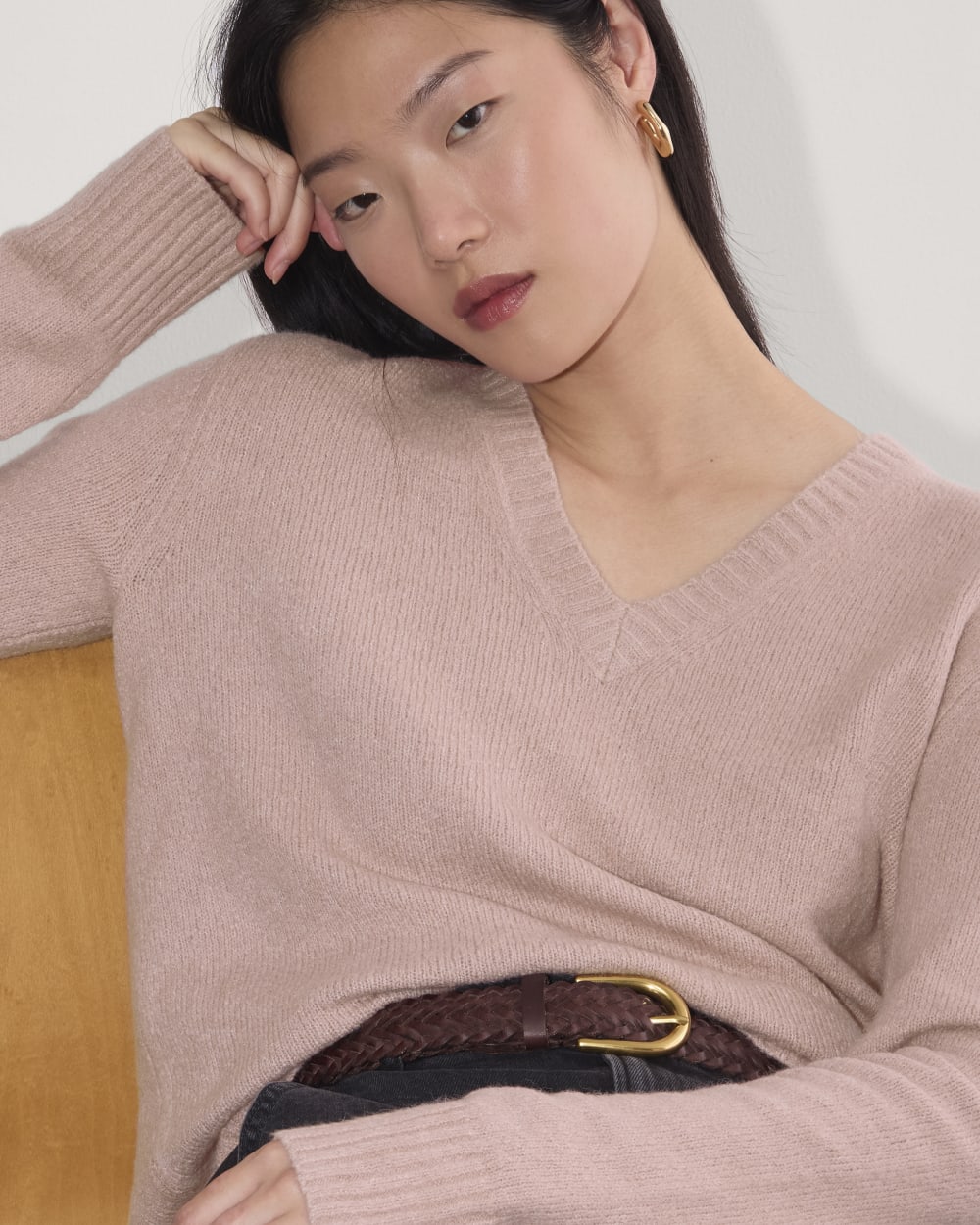 The V-Neck Sweater in Plush Cotton in Dusty Rose — detail view