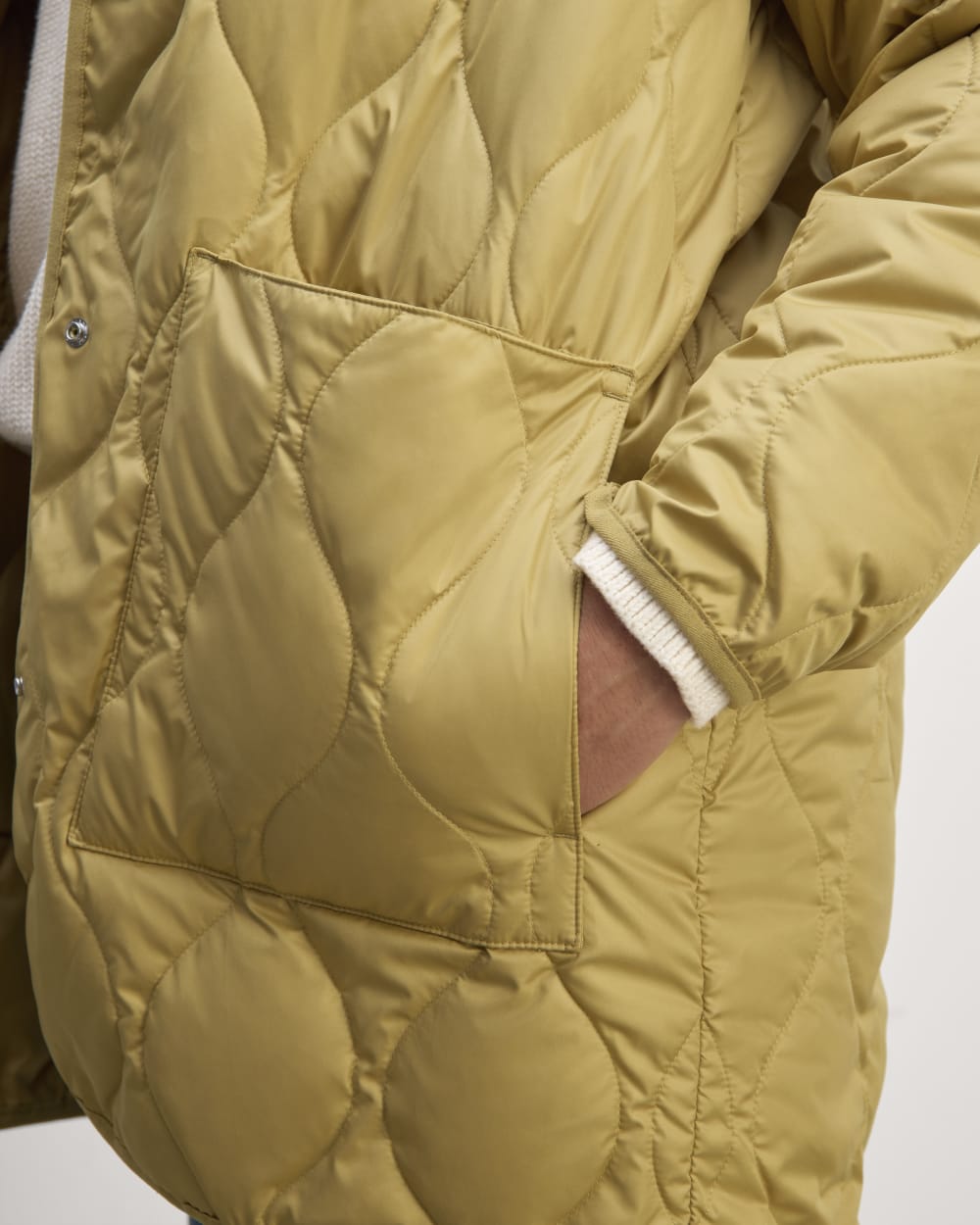 The Quilted Liner in Golden Oak — detail view