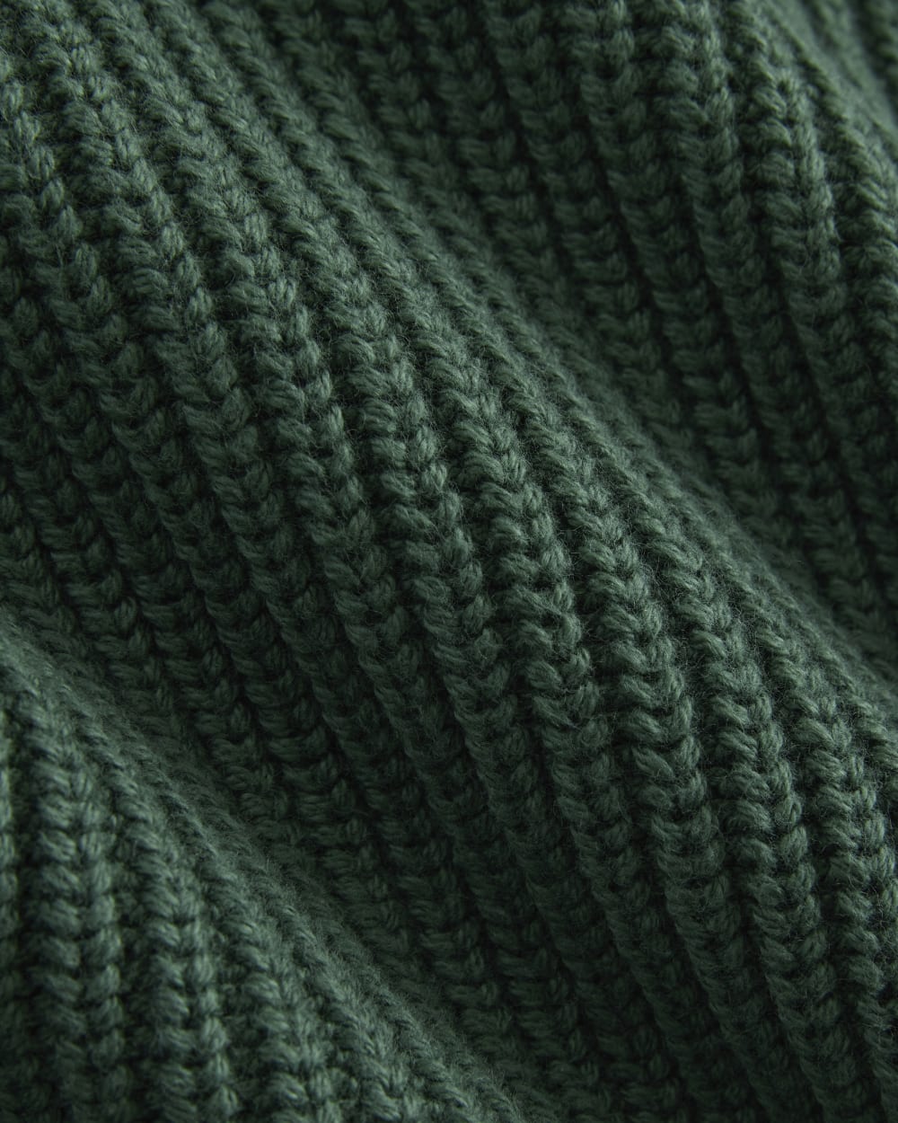 Shrunken Cardigan in Everyday Cotton in Hunter Green — detail view