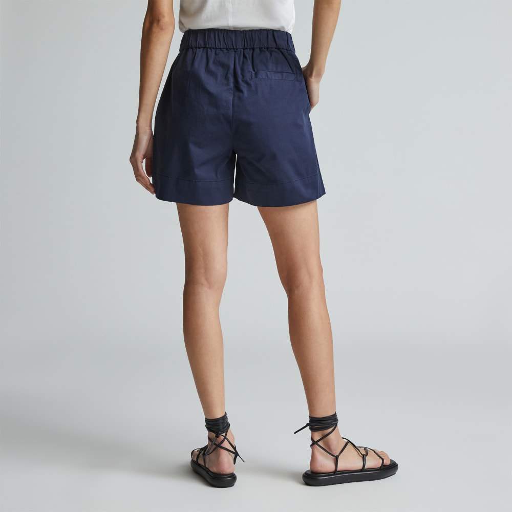 The Easy Short in Navy — detail view