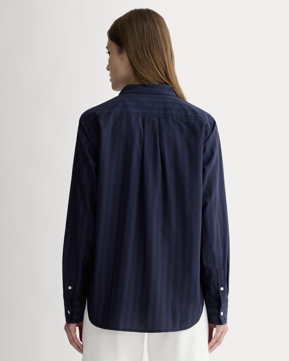 The Must-Have Shirt in Silky Cotton in Navy / Black — detail view