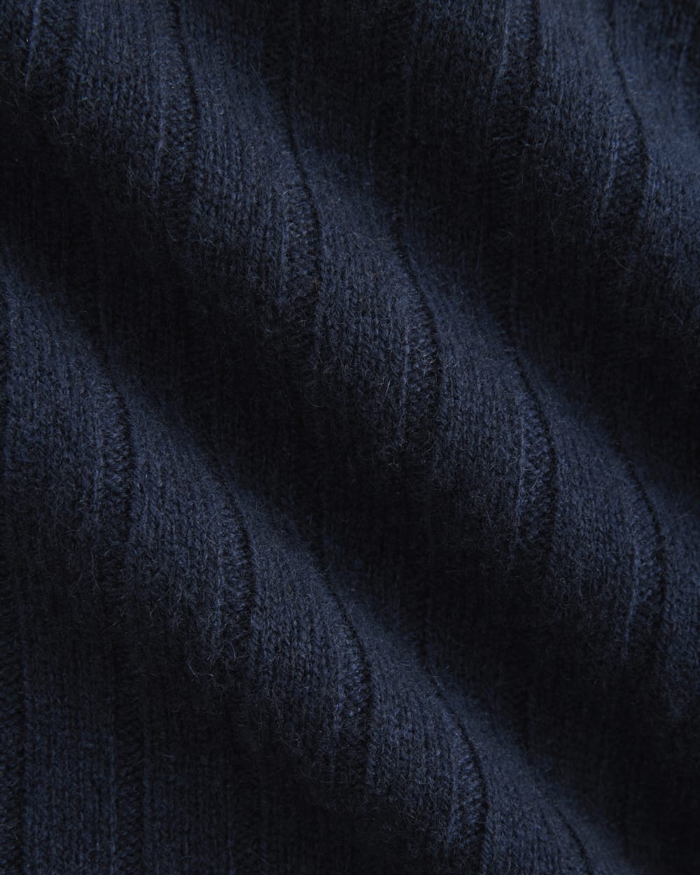 Mix Ribbed Crew in Cashmere in Navy — detail view