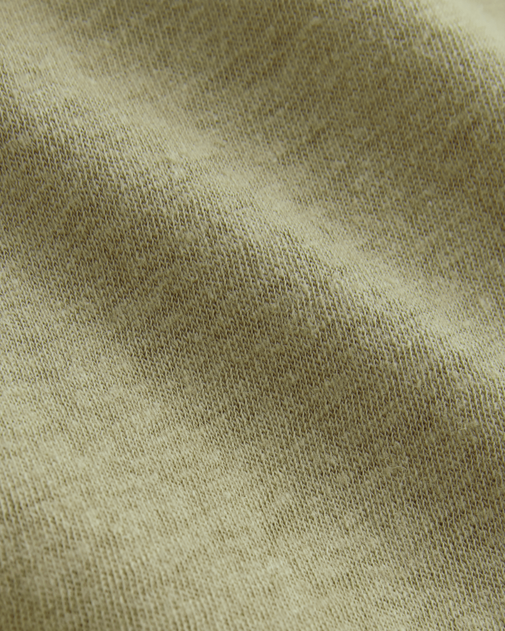 The Muscle Tee in Cotton Linen in Eucalyptus — detail view