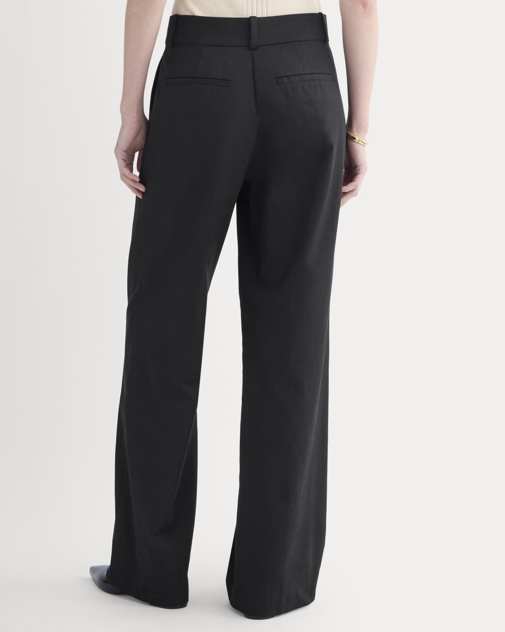 Wide-Leg Trouser in Buttersmooth in Black — detail view