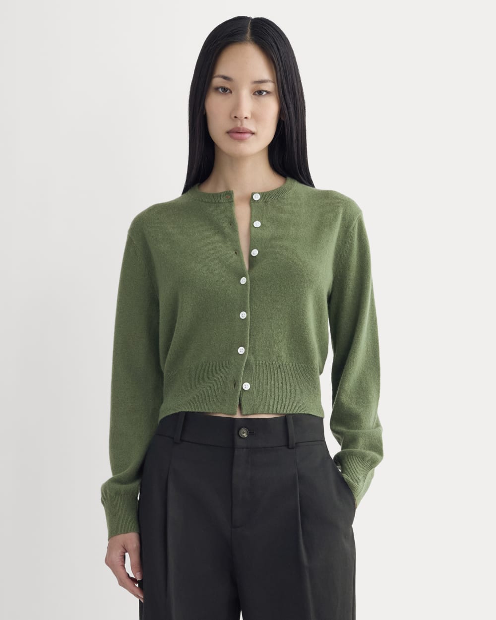 Cashmere Cropped Cardigan in Forest Green — front view