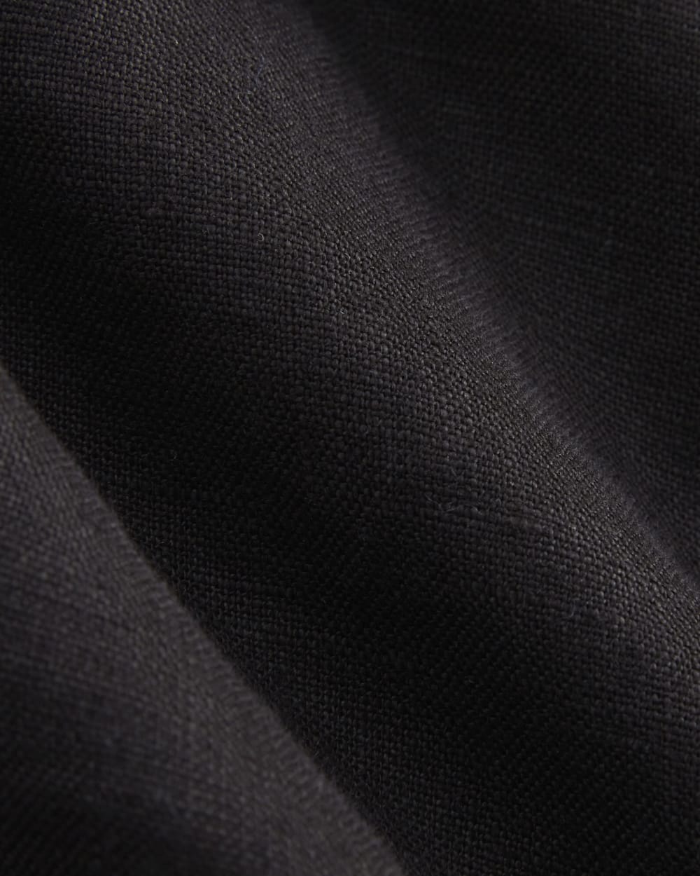 The Drawstring Boxer Short in Linen in Black — detail view