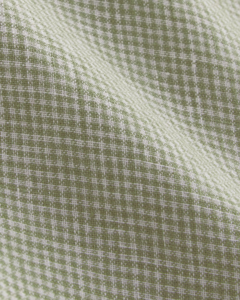 The Notch Shirt in Linen in Elm Gingham — detail view
